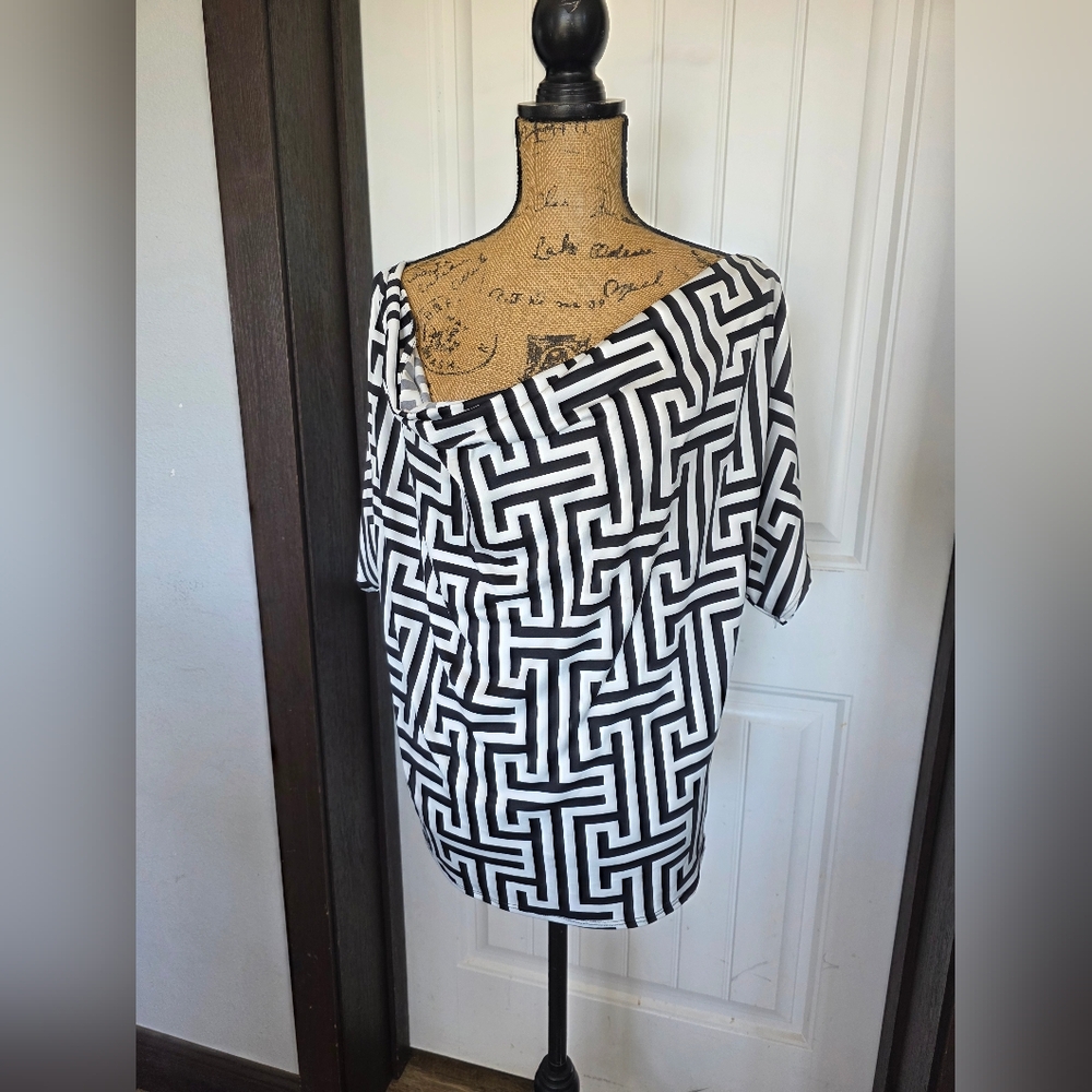 Morgan Taylor Black and White Patterned Shirt L